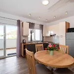 Apartman My Dalmatia - Blagdan One With Private Parking Zára