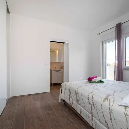 My Dalmatia - Blagdan One With Private Parking Apartament Zadar