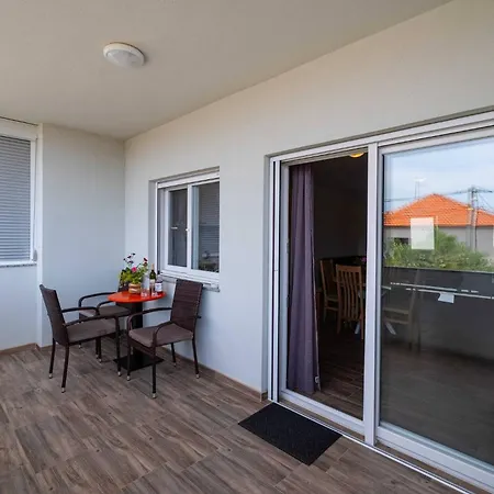 My Dalmatia - Blagdan One With Private Parking アパート