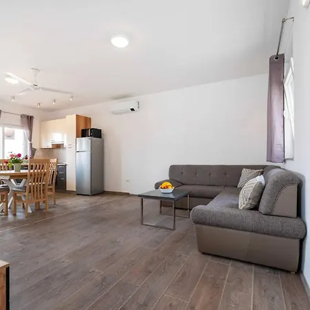 My Dalmatia - Blagdan One With Private Parking Apartament Zadar
