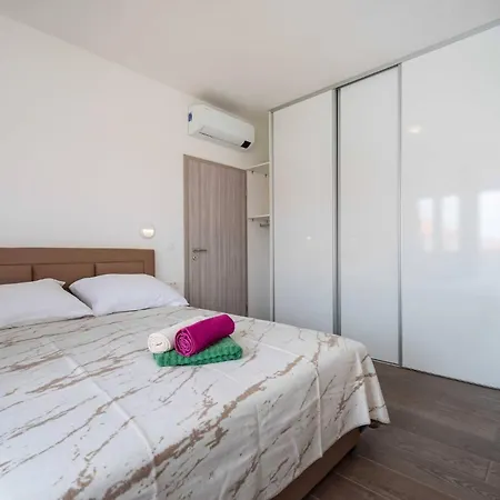 My Dalmatia - Blagdan One With Private Parking Zadar