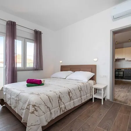 My Dalmatia - Blagdan One With Private Parking Apartament