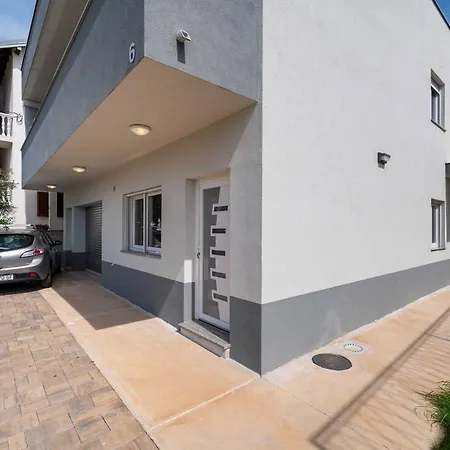 Appartement My Dalmatia - Blagdan One With Private Parking *